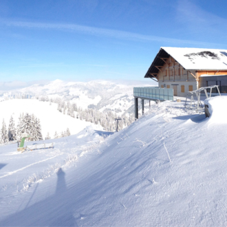 Snowboard a jazda na orczyku